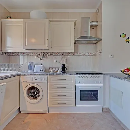 Da Rocha 1 With Pool By Homing Portimão