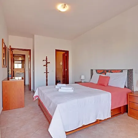 Apartment Da Rocha 1 With Pool By Homing Portimao