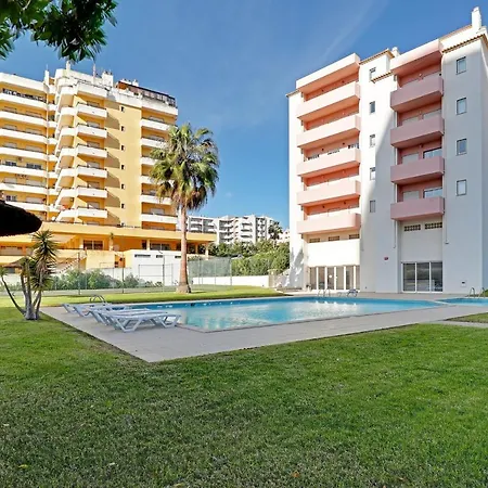 Da Rocha 1 With Pool By Homing Portimao